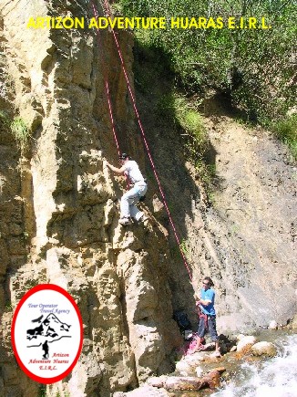 PRECTICA DE ESCALADA EN ROCA - MONTERREY